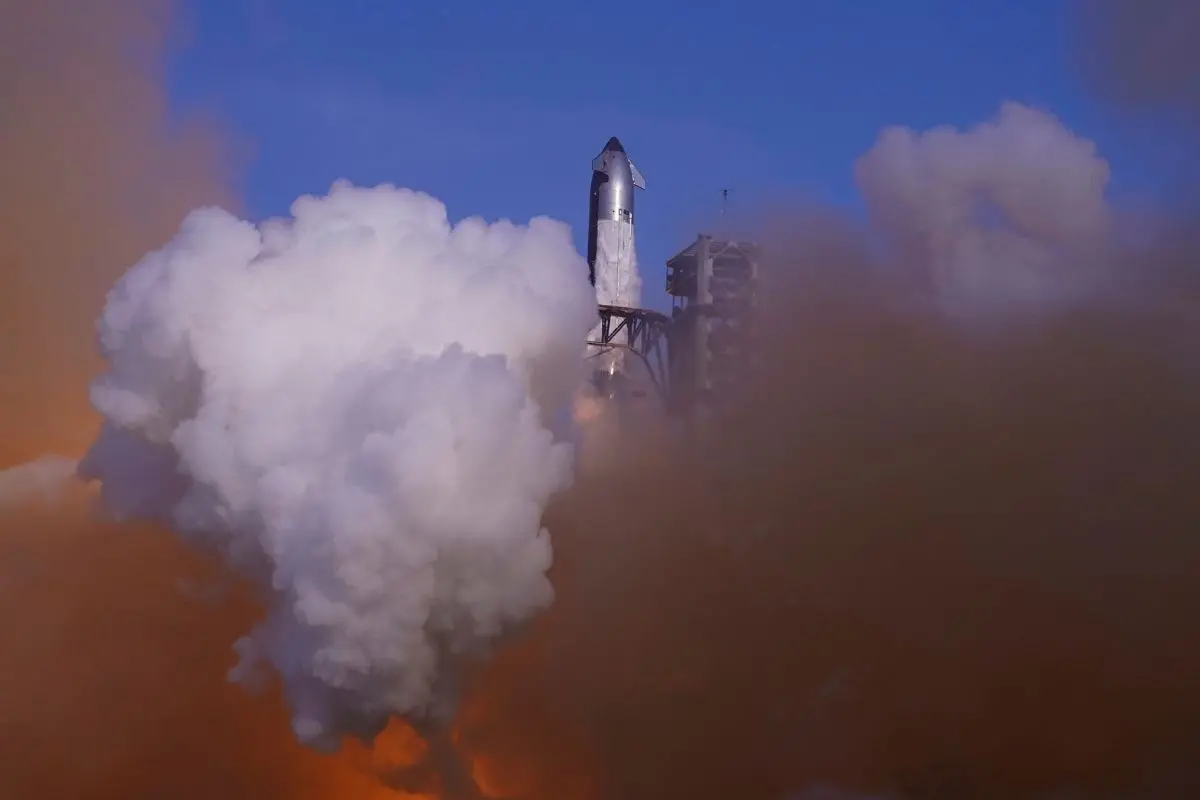SpaceX's mega rocket Starship makes a test flight from Starbase, Texas (Photo: AP)
