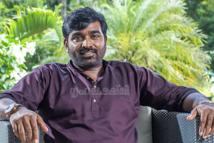 മോഹന്‍ലാലിന്റെ ഓട്ടോഗ്രാഫ് സൂക്ഷിക്കുന്ന ഷാരൂഖിന്റെ വില്ലന്‍, തമിഴരുടെ മക്കള്‍ സെല്‍വന്‍
