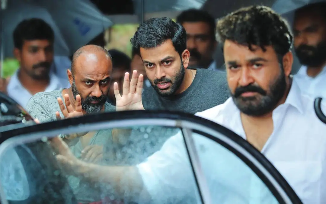 മോഹന്‍ലാല്‍, പൃഥ്വിരാജ്, ഛായാഗ്രാഹകന്‍ സുജിത്ത് വാസുദേവ് / ഫോട്ടോ: സിനറ്റ് ഫോട്ടോസ്‌