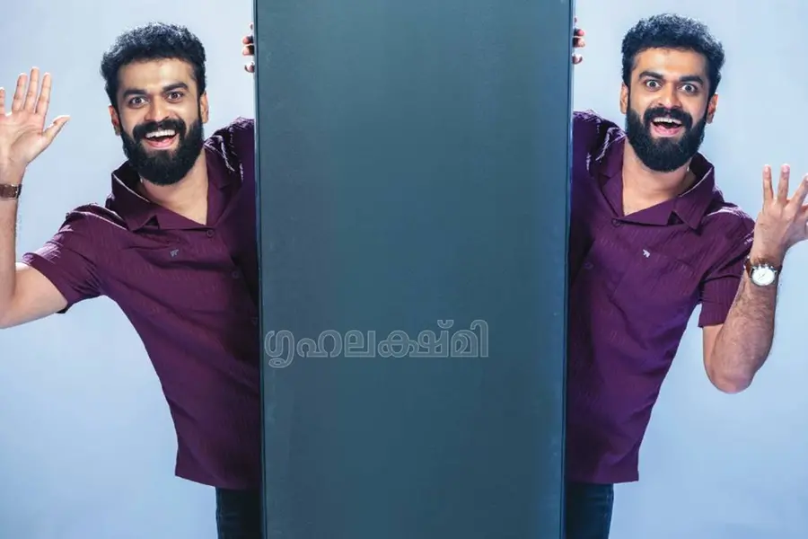 'കിലുക്ക'ത്തിലെ ആ സീനില്‍ അഭിനയിച്ച കുഞ്ഞുതാരം; 'പ്രേമലു'വിലെ ആദിയും