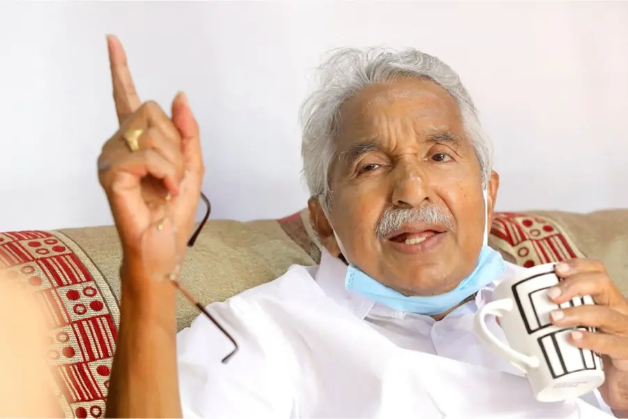 വരുന്നവര്‍ക്ക് അദ്ദേഹത്തിന്റെ കിടപ്പുമുറിയില്‍ ഫോണ്‍ ചാര്‍ജ് ചെയ്യാന്‍ വെക്കാം