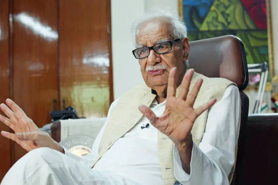 ഇന്ദിരയെ വിമര്ശിച്ച നയ്യാരെ അടിയന്തരാവസ്ഥക്കാലത്ത് തുറുങ്കിലടച്ചു; നയ്യാർ നിശ്ശബ്ദനായില്ല