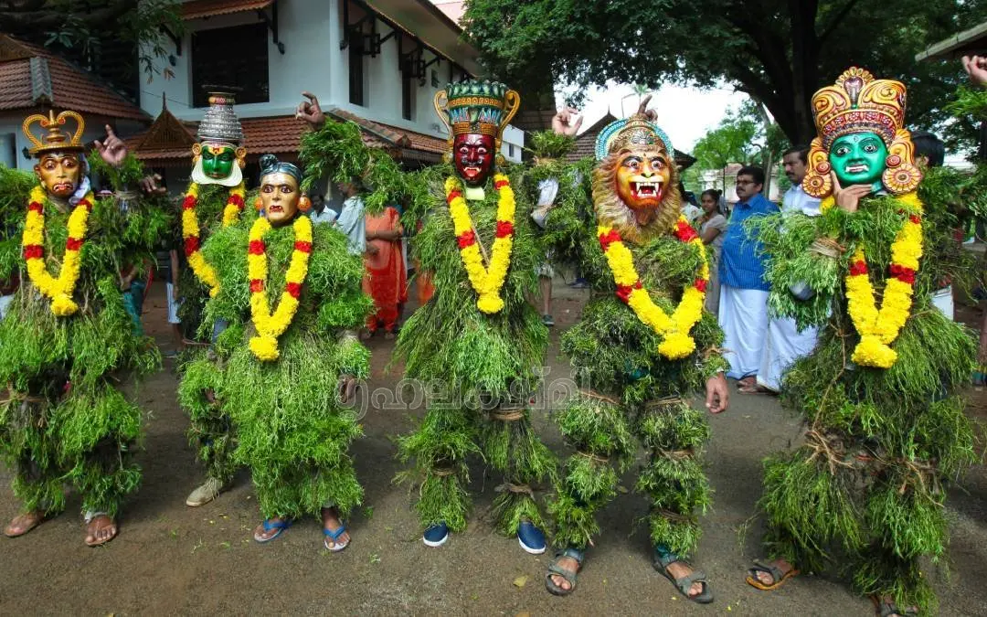 കുമ്മാട്ടിക്കളി | Photo: Mathrubumi library
