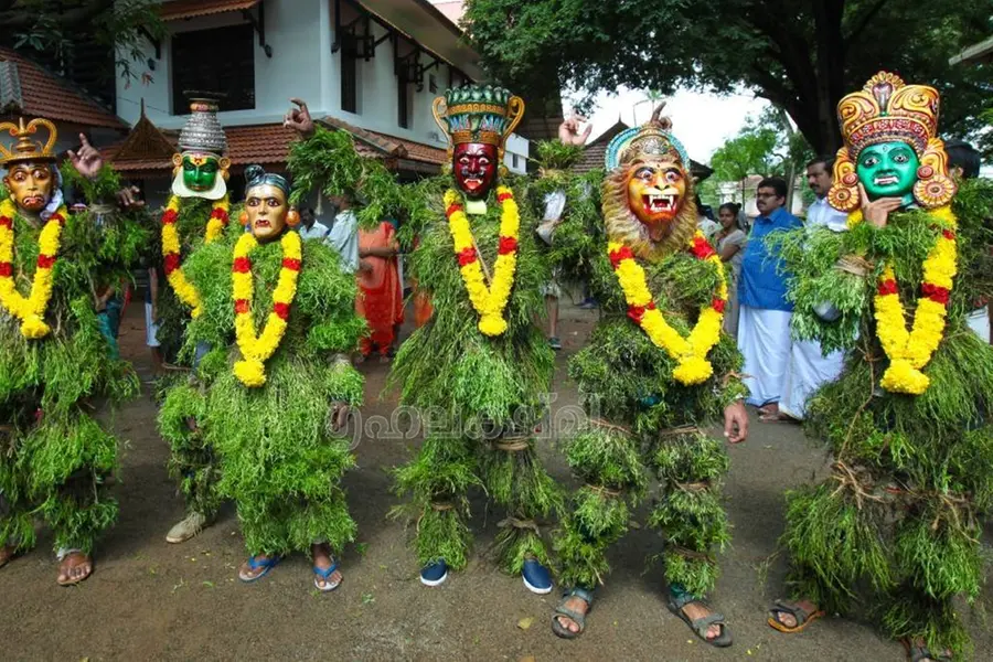 ചാടി ഹനുമാന്‍ രാവണന്റെ മുന്നില്‍... ഓണം കൂടാന്‍ കുമ്മാട്ടിക്കൂട്ടമെത്തുന്നു