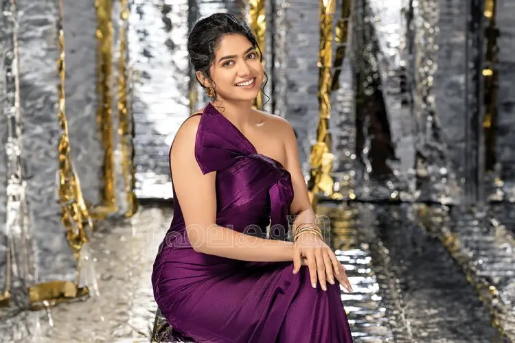 സ്ത്രീ കഥാപാത്രം കുറവാണെന്നു കരുതി സിനിമയില്‍ സ്ത്രീകളെ തിരുകിക്കയറ്റേണ്ട ആവശ്യമില്ല- അനാർക്കലി
