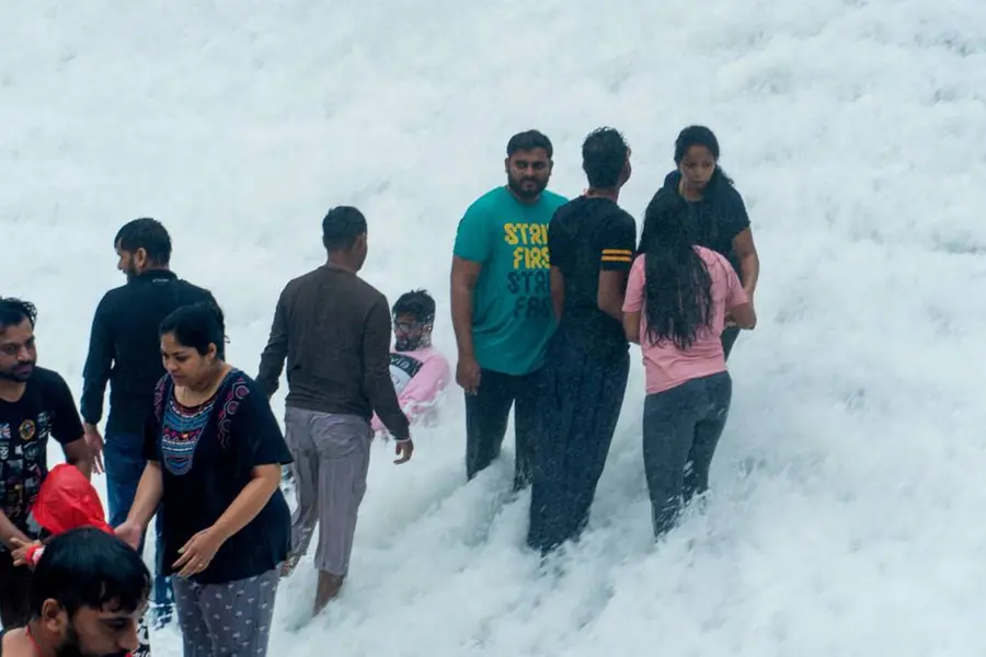 ലോണാവാലയിലെ മലവെള്ളപ്പാച്ചില് അപകടം; വെള്ളച്ചാട്ടത്തില് ഇറങ്ങുന്നത് കരുതലോടെ വേണം