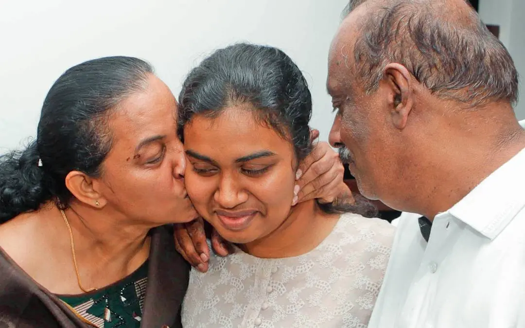 അച്ഛനും അമ്മയ്ക്കുമൊപ്പം ആന്‍ | ഫോട്ടോ ഇ.വി. രാഗേഷ്