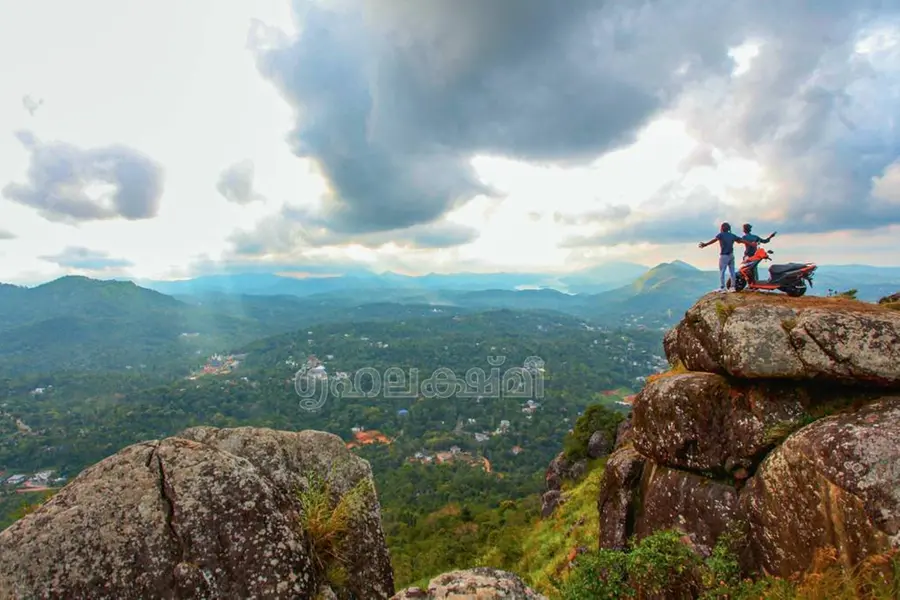 സായാഹ്നകാഴ്ചകള്‍ കാണാന്‍ മേട്ടുക്കുഴിമെട്ടിലേക്ക്...