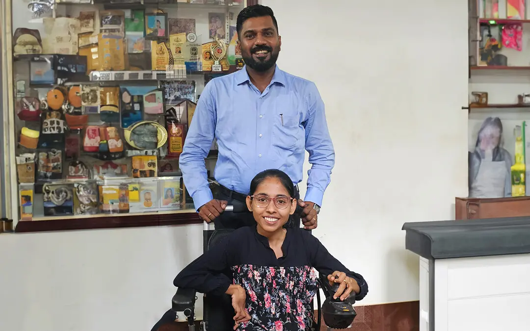 ജോബിന്‍ എസ്.കൊട്ടാരത്തിനൊപ്പം ശാരിക എ. കെ