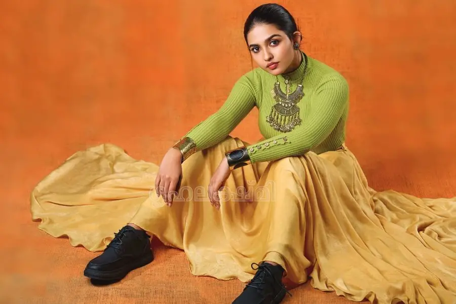 കേട്ടെഴുതിയ ജീവനക്കാരന് പിഴവ് പറ്റി; അങ്ങനെയാണ് മമിത മമിതയായത്‌