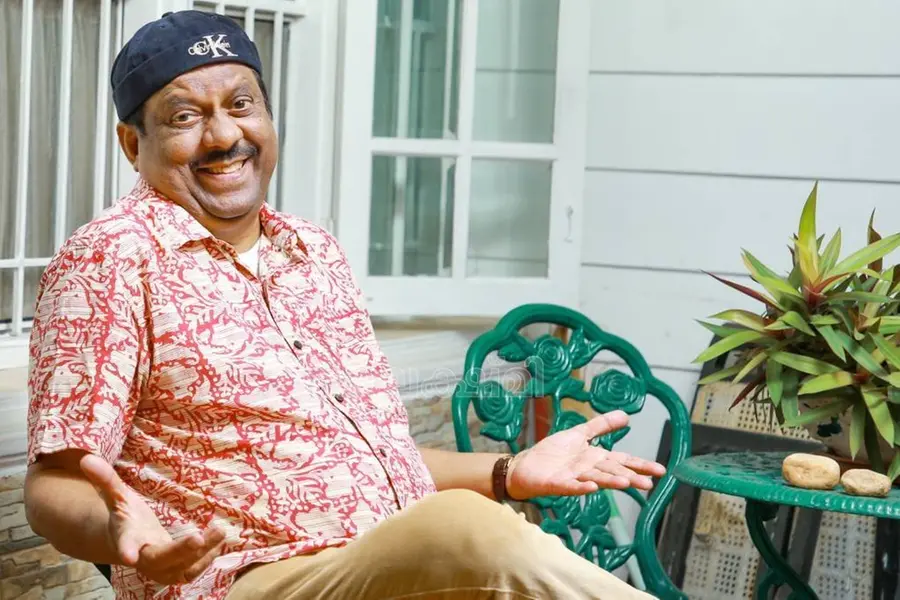 കുഞ്ചന്‍ പറഞ്ഞു, 'വാതില്‍ തുറക്കരുത്. മമ്മൂട്ടി ഫാന്‍സ് അകത്തു കയറും'
