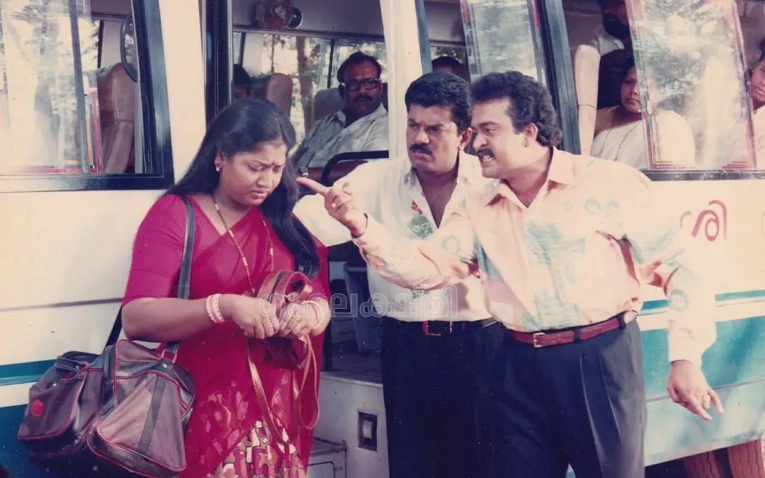 മാന്നാര്‍ മത്തായി സ്പീക്കിങ്ങില്‍ മുകേഷിനും സായ്കുമാറിനുമൊപ്പം പ്രിയങ്ക