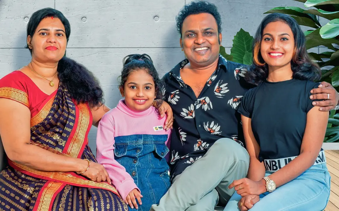ഭാര്യ സുബിത മക്കളായ ലക്ഷ്മി, പാര്വതി എന്നിവര്ക്കൊപ്പം ബിജുക്കുട്ടന്