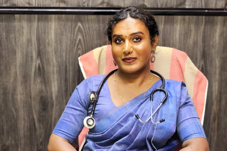 ആശുപത്രിയില് നിന്ന് അവധിയെടുത്തപ്പോള് ഞാനൊരു സ്ത്രീയായി തിരിച്ചു വരുമെന്ന് പറഞ്ഞു