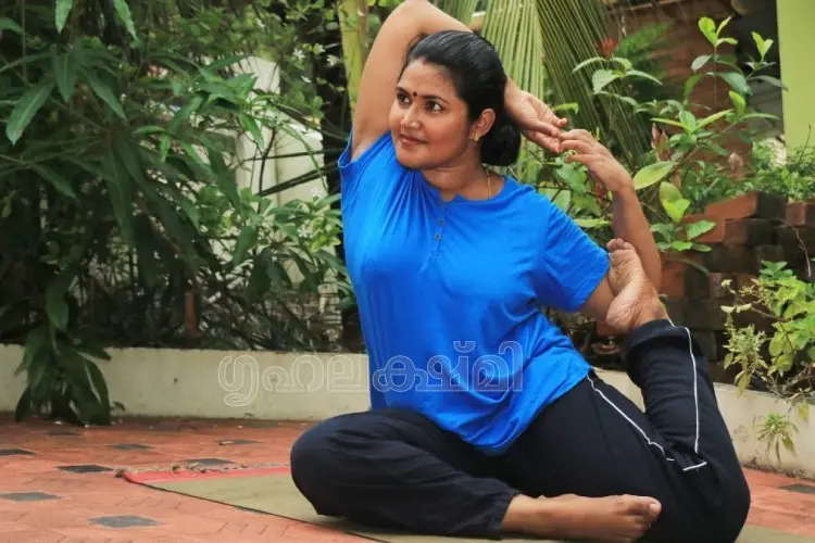 യോഗയിലൂടെ രോഗശാന്തി ഉറപ്പ്; എന്റെ ജീവിതമാണ് തെളിവ്, ഇതാ ഒരു യോഗ അധ്യാപികയുടെ അനുഭവം