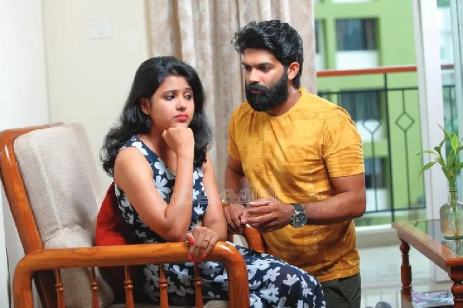 ഒറ്റയ്ക്ക് യാത്ര ചെയ്യാന് ഭയമാണോ? ഉത്കണ്ഠ രോഗമാകുന്നതിങ്ങനെ
