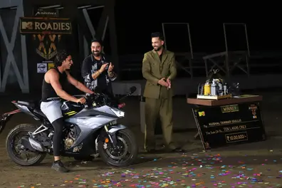 Who wins Roadies Double Cross, and what prize amount does contestant win? Know here