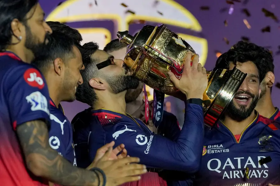 RCB title celebrations turn chaotic as police use lathis on jubilant fans in Kalaburagi