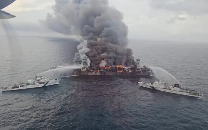Attempts to extinguish the fire ongoing | ANi screengrab