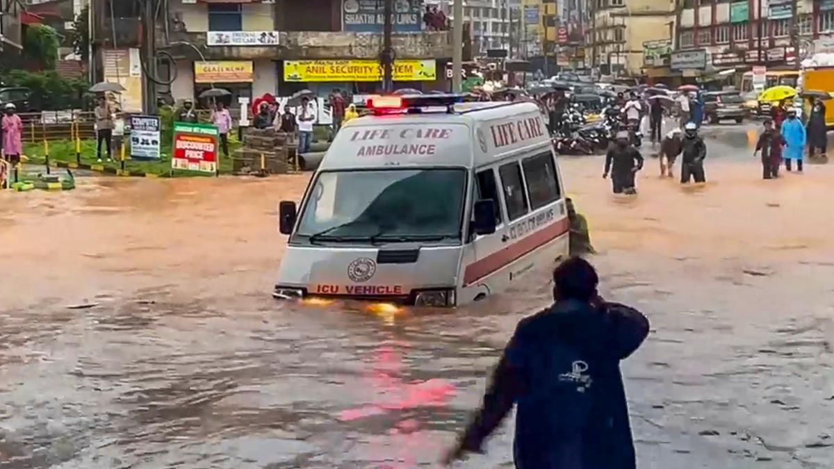Red alert in coastal Karnataka as heavy rain floods Mangaluru ...