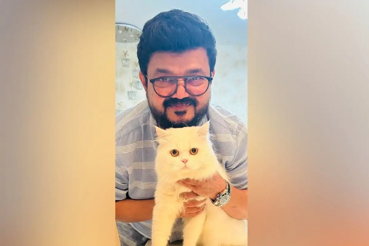 Nadirshah with his cat Nobel