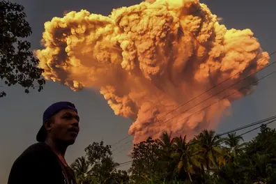 WATCH: Volcanic eruption near Bali sends ash plume 10 km high