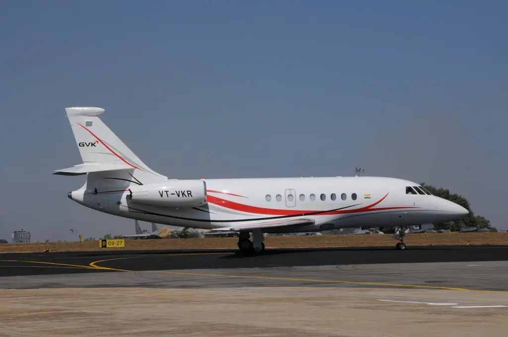 Falcon 2000 jet