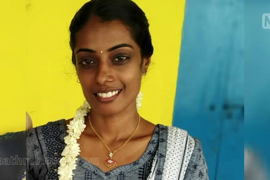 മൃതദേഹം കട്ടിലില്, കഴുത്തില്പിടിച്ച് പുറത്താക്കി; യുവതിയുടെ മരണത്തില് ആരോപണവുമായി കുടുംബം