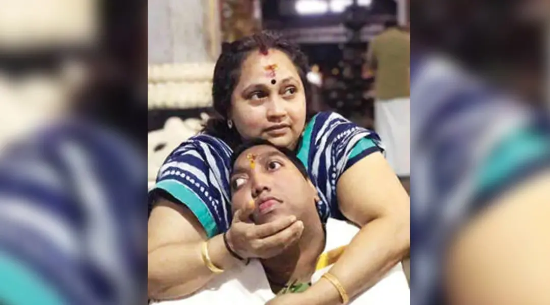 ശൈലജ മകന് ശരത്ചന്ദ്രനൊപ്പം (ഫയല് ചിത്രം)