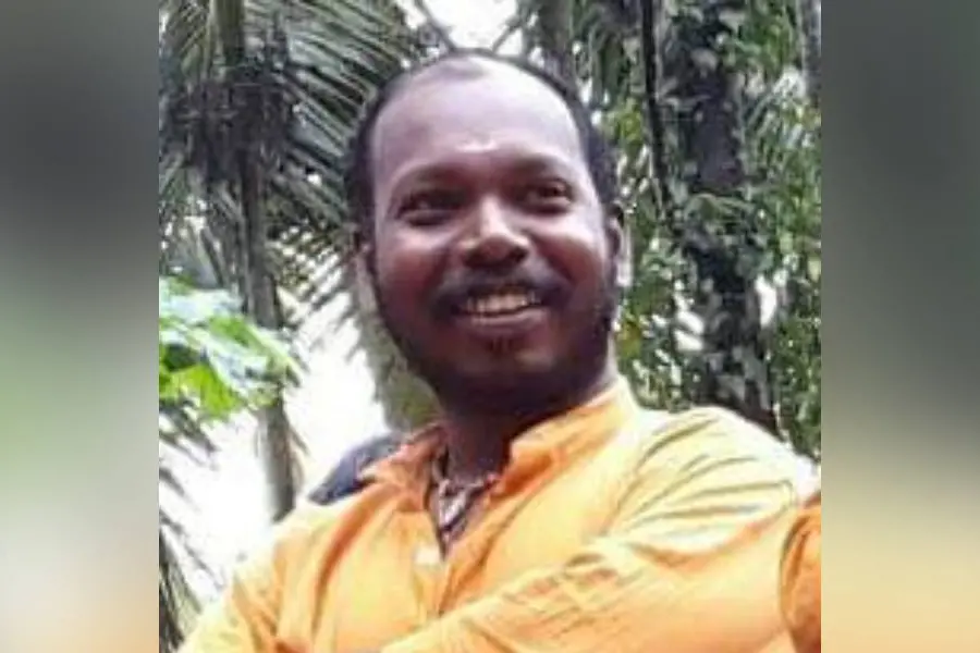 സൈക്കിളില് കാറ്റടിപ്പിച്ച് പെണ്കുട്ടിയുടെ ദൃശ്യങ്ങള് പകര്ത്തി; നാടന്പാട്ടുകാരന് പിടിയില്