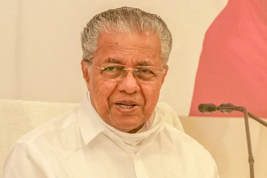 സര്ക്കാര് സേവനങ്ങള്ക്കുള്ള അപേക്ഷാ ഫീസ് ഒഴിവാക്കും, ഫോമുകള് ലളിതമാക്കും