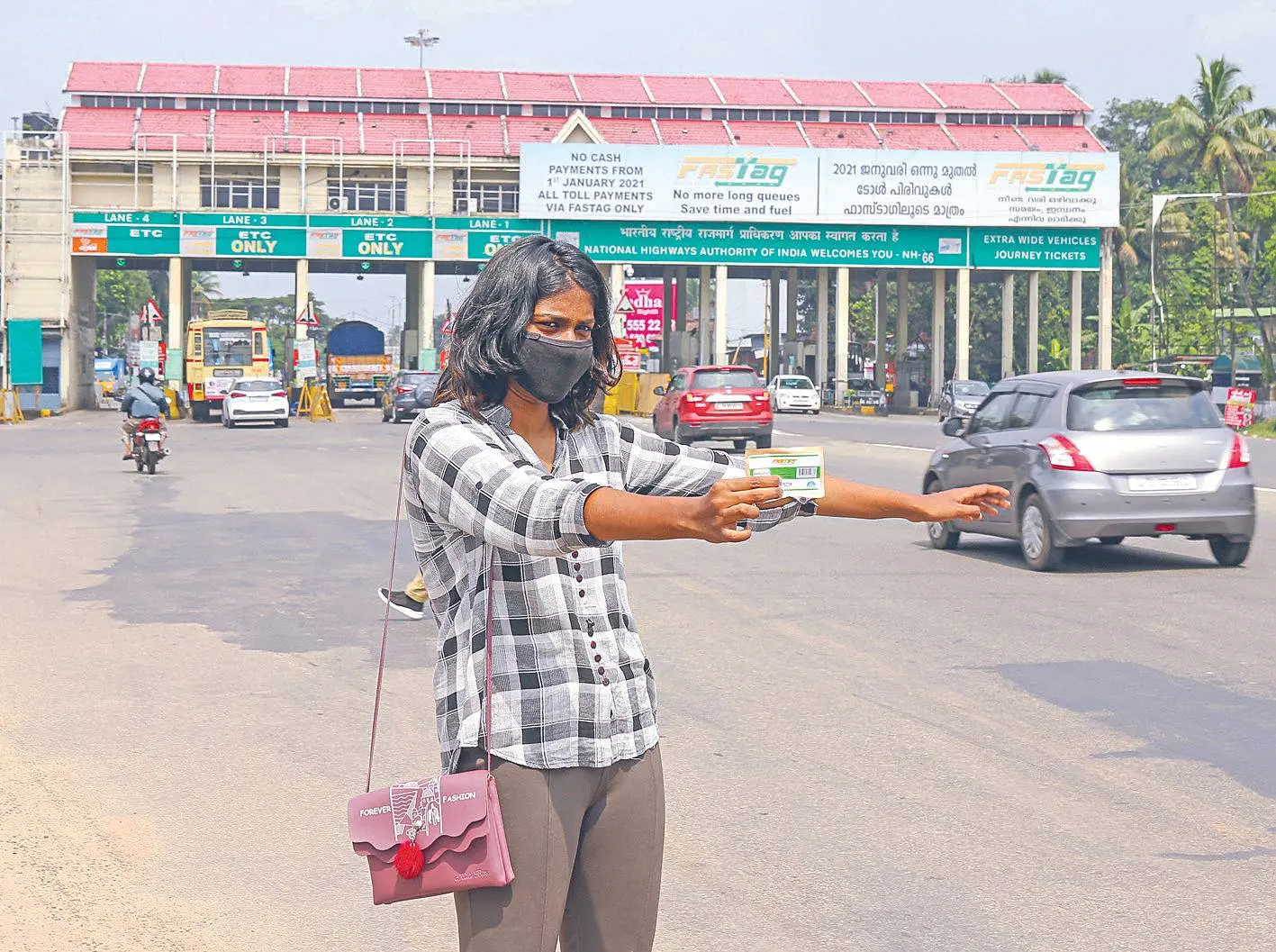 Shahreen Amaan selling FASTags near the toll plaza | Photo: Siddhikul Akbar