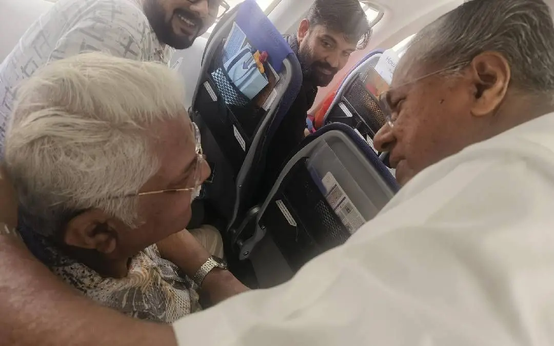 Pinarayi Vijayan with Jagathy Sreekumar