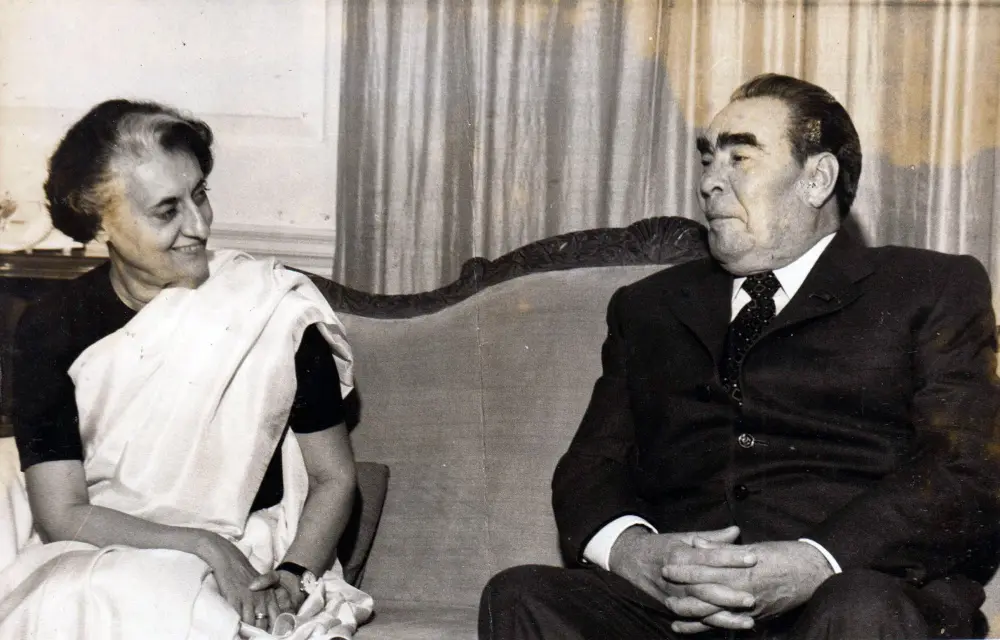 Indira Gandhi with Leonid Ilyich Brezhnev | Photo: Archives