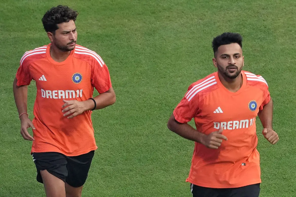 From (L) Kuldeep Yadav and Shardul Thakur | File Photo: Agencies