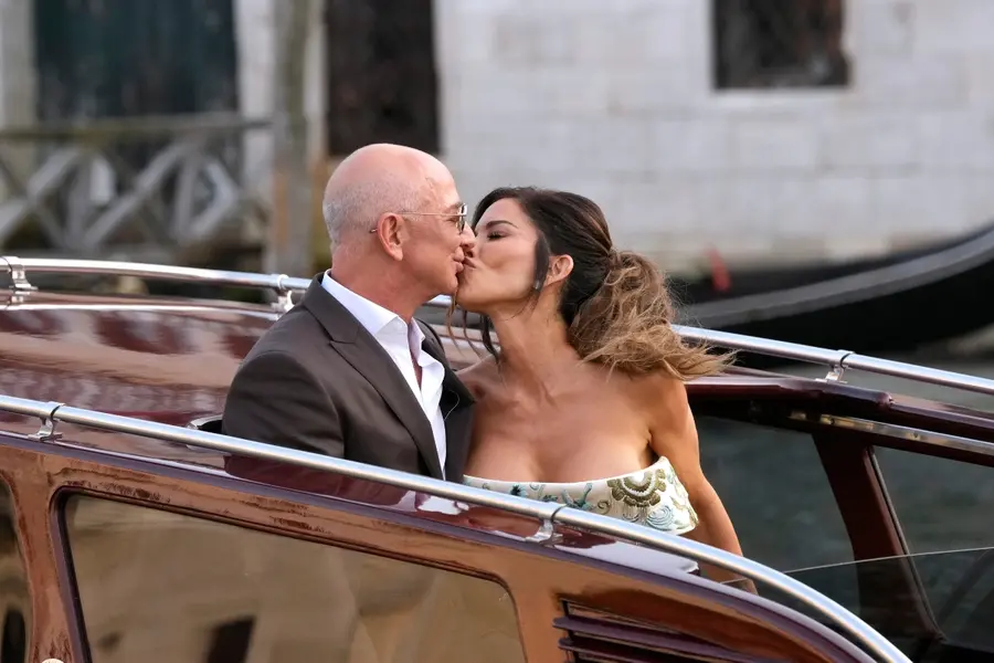 Jeff Bezos and Lauren Sanchez