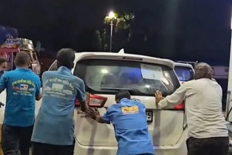 Petrol pump sealed after 19 vehicles in MP CM’s convoy break down