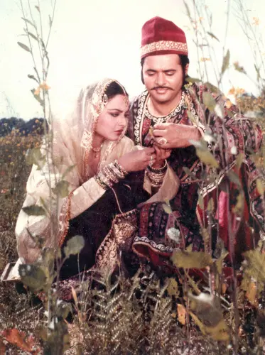 Rekha and Farooq Shaikh in Umrao Jaan