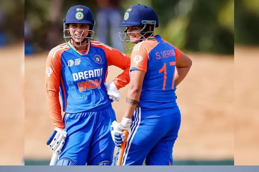 Smriti Mandhana batting powerfully