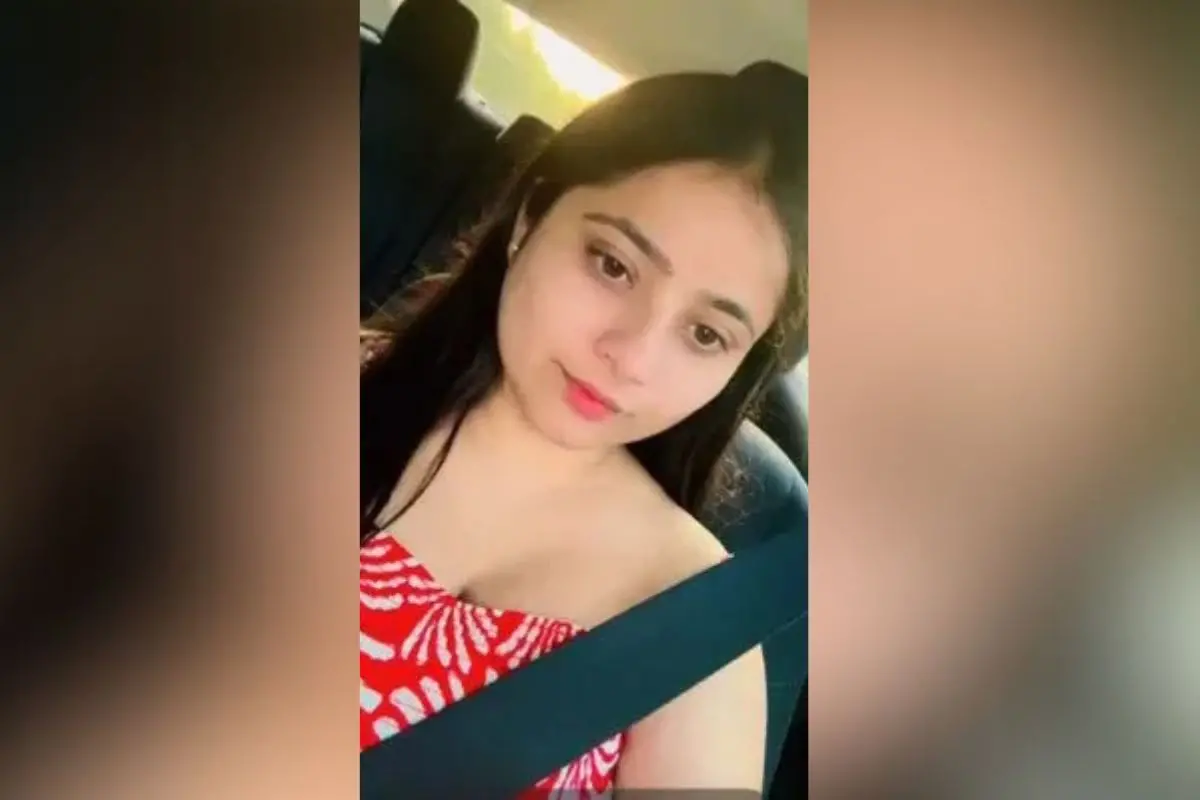 Simran was last seen wearing grey sweatpants, a white T-shirt, black flip-flops, and small diamond-studded earrings. Photo: ANI