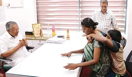 Devatheerth seen with his mother | Mathrubhumi
