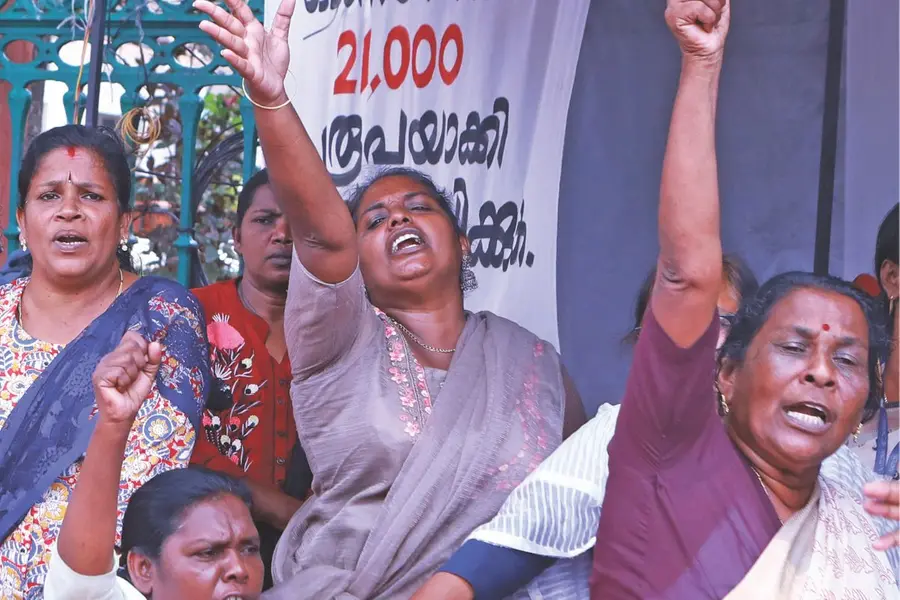 Protest of Kerala ASHA (Accredited Social Health Activist) Health Workers Association in front of the state secretariat