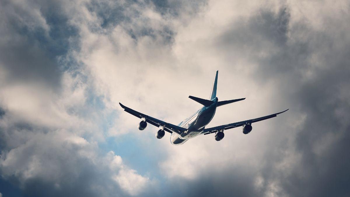 Japan Airlines Boeing 737 plunges 26,000 ft amid cabin