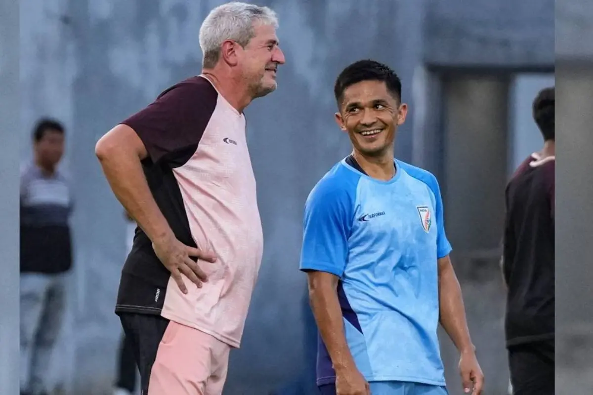 Men's national soccer team player Sunil Chhetri with Manolo M&aacute;rquez | File Photo: PTI