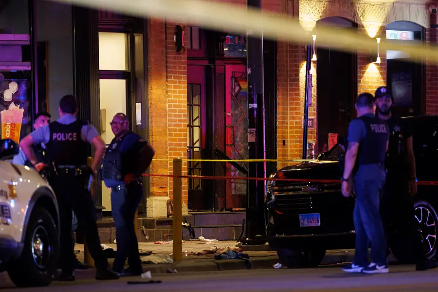 Four dead, 14 injured in River North drive-by shooting in Chicago ...