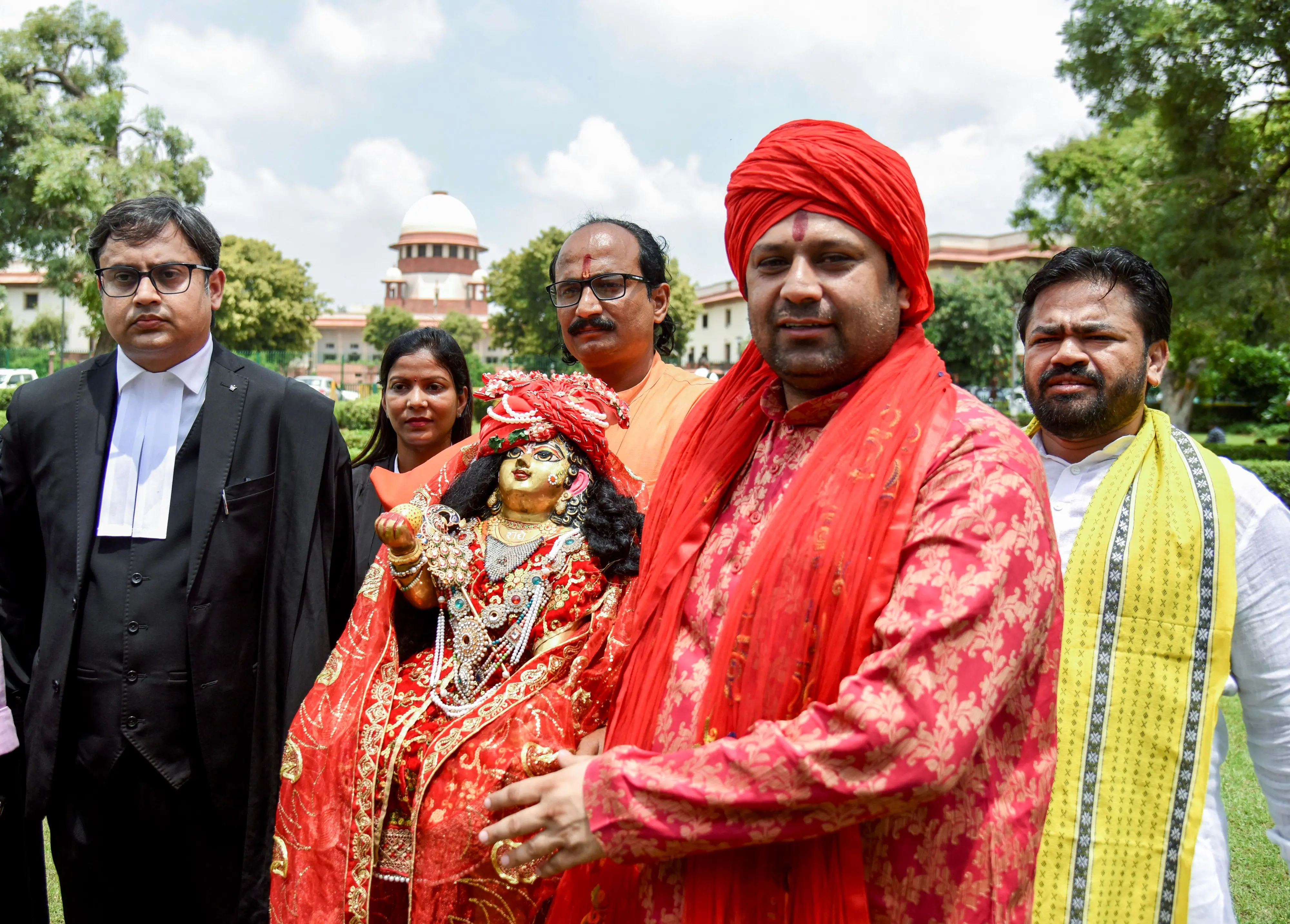 Advocate Sarthak Chaturvedi with petitioner and Shri Krishna Janmabhoomi Mukti Nirman Trust President Ashutosh Pandey after the Supreme Court's hearing on the plea related to Mathura's Sri Krishna Janmabhoomi-Shahi Idgah Masjid dispute, in New Delhi. | File image: PTI