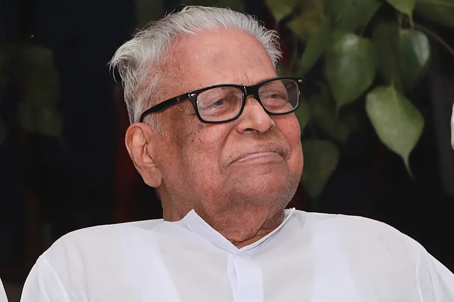 Medical board to decide on treatment as VS Achuthanandan remains critical