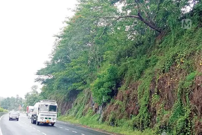 Toll collection on Vadakkencherry–Mannuthy 6-lane NH began 3 years ago; construction work remains incomplete