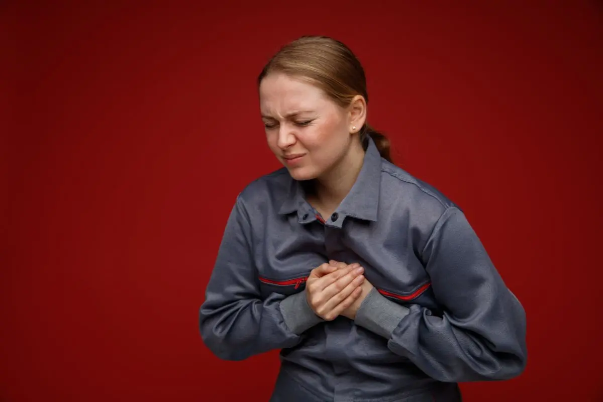 Young lives dominated by fast food, sugary drinks, and ultra‑processed meals are fueling diabetes, obesity, hypertension, and high cholesterol-all potent heart‑attack risk factors. Representative photo: Freepik