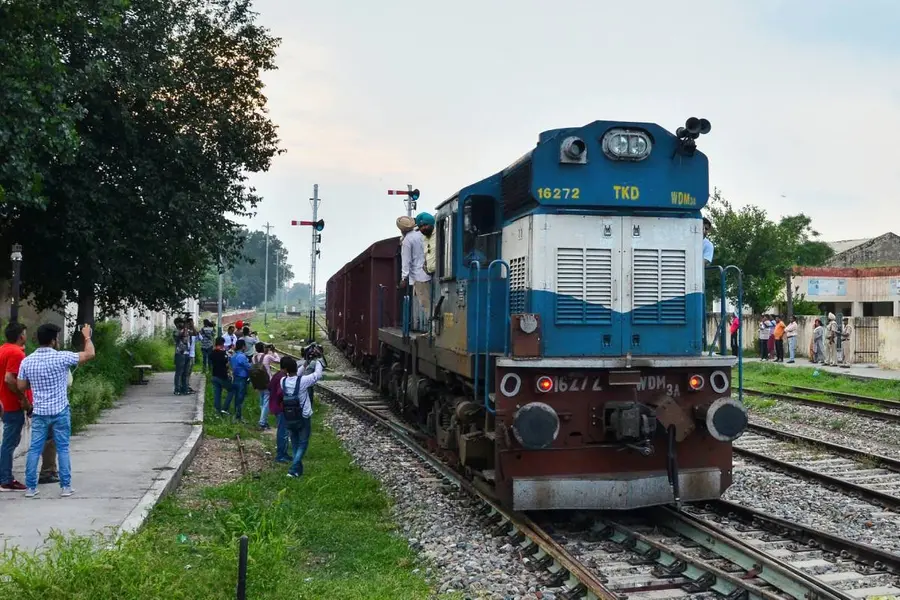 ഒരു ട്രെയിനോ മുഴുവന്‍ കോച്ചോ ഇനി ഒരുമിച്ച് ബുക്ക് ചെയ്യാം